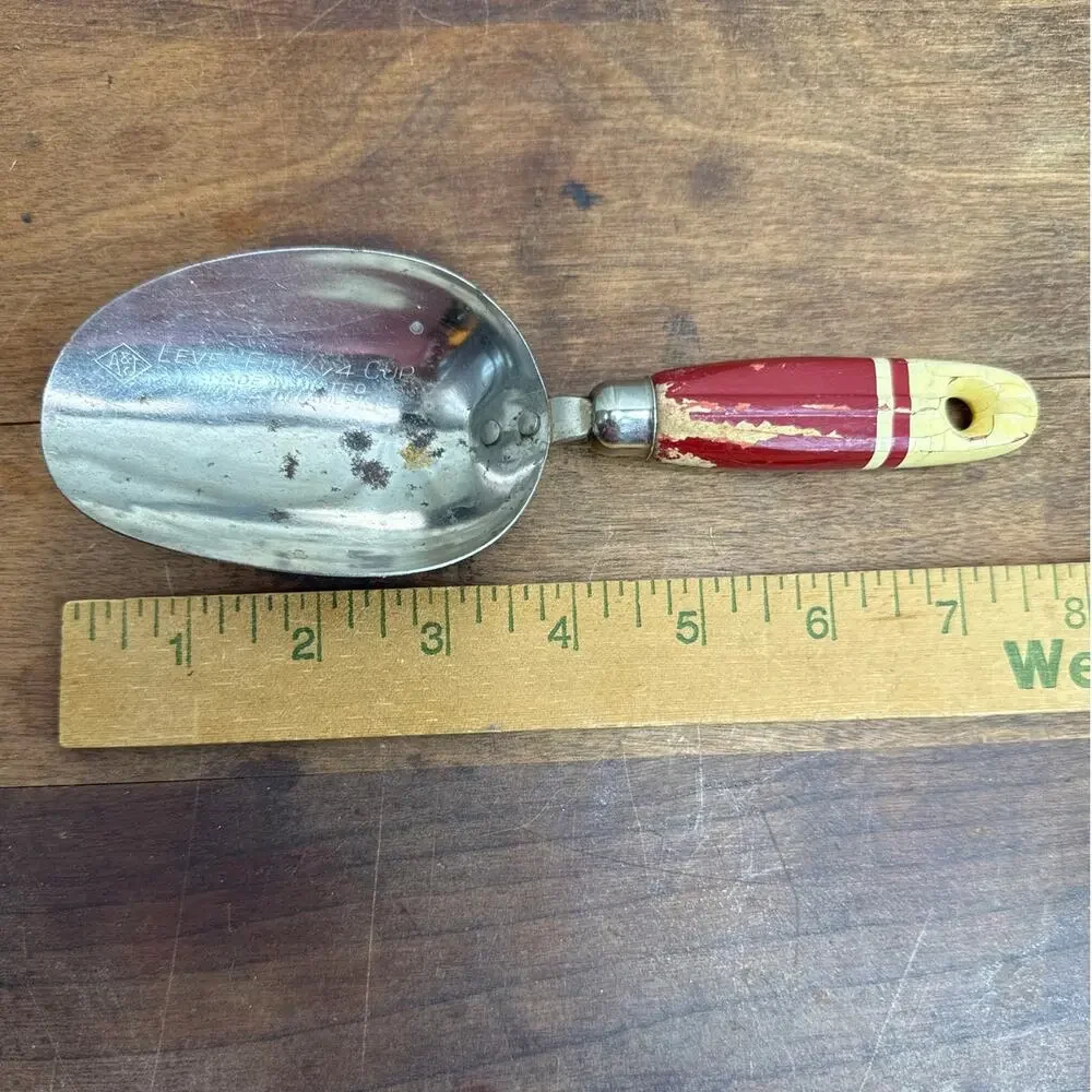 A&J Vintage Level Full 1/4 Cup Measuring Scoop Cup Red Wood Handle & Metal USA